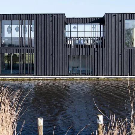 Houseboat / Watervilla Black Swan * Oost-Knollendam