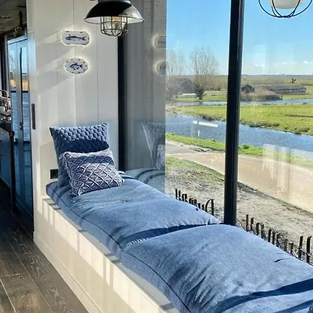 Houseboat / Watervilla Black Swan * Oost-Knollendam